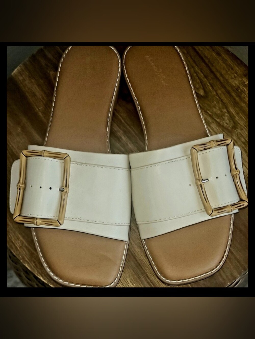 Universal Thread Beige Slide Sandals Size 6 Bamboo Buckle Flat Summer Casual